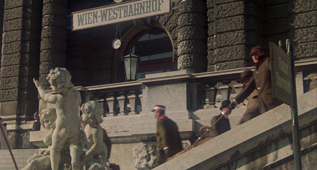 Die Hofburg als Westbahnhof verkleidet in "The Seven Percent Solution"